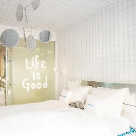 25hours Piazza San Paolino