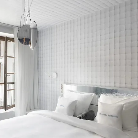 25hours Piazza San Paolino Hotel 4*