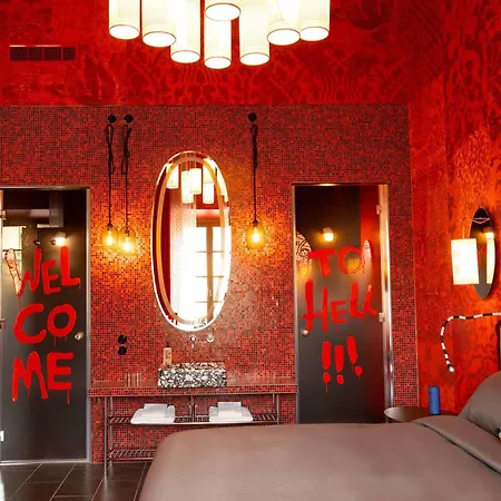 25hours Piazza San Paolino 4*