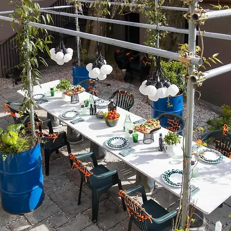 25hours Piazza San Paolino Hotel 4*