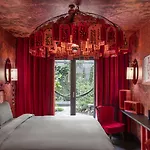 25hours Piazza San Paolino Hotel 4*