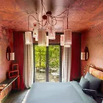 25hours Piazza San Paolino 4*