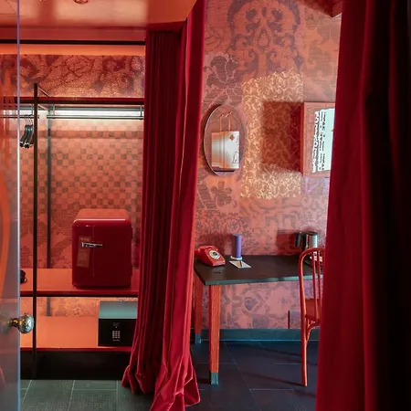 Hotel 25hours Piazza San Paolino 4*