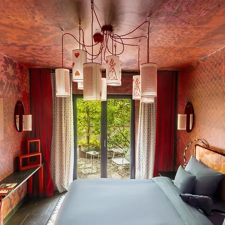 25hours Piazza San Paolino 4*