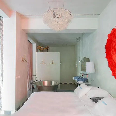 25hours Piazza San Paolino Hotell 4*