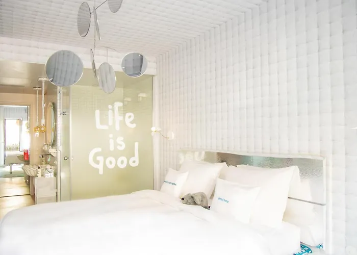 25hours Piazza San Paolino