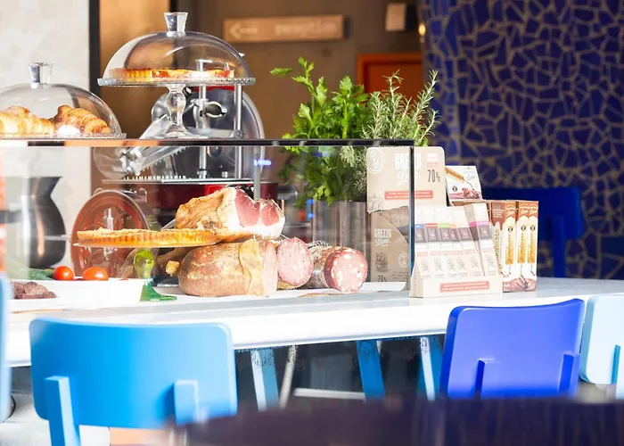 Hotel 25hours Piazza San Paolino 4*