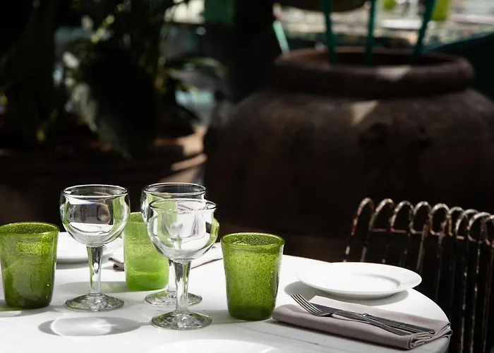 25hours Piazza San Paolino 4*