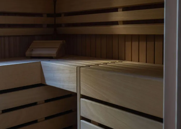 Hotel 25hours Piazza San Paolino 4*