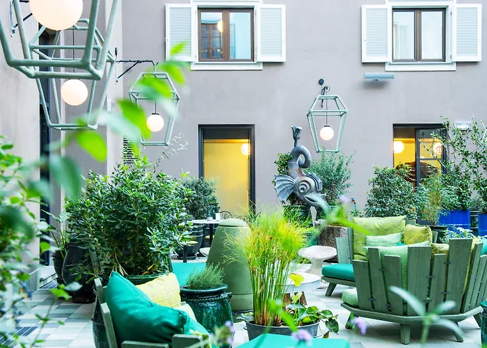 25hours Piazza San Paolino