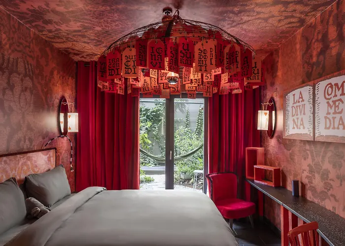 25hours Piazza San Paolino Hotel 4*