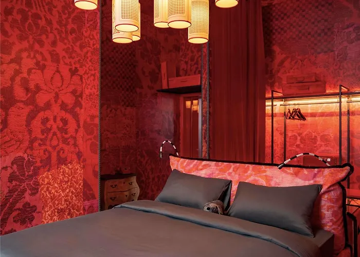 Hotel 25hours Piazza San Paolino 4*