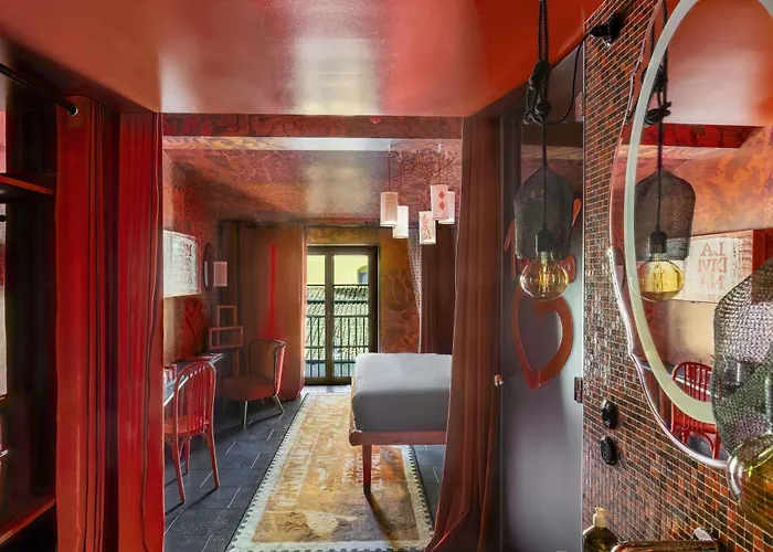 Hotel 25hours Piazza San Paolino 4*