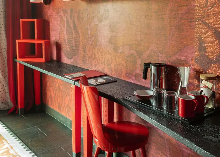 25hours Piazza San Paolino