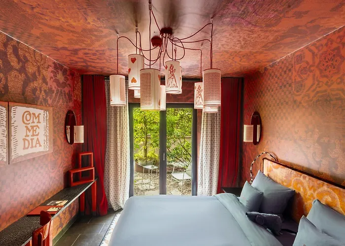 25hours Piazza San Paolino 4*