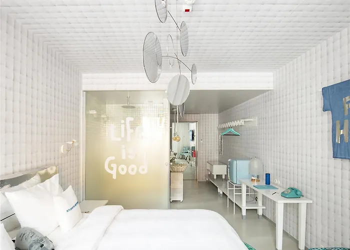 25hours Piazza San Paolino Szálloda 4*