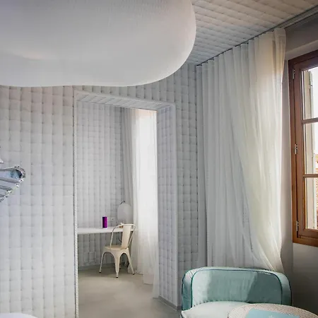 25hours Piazza San Paolino 酒店