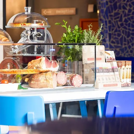 酒店 25hours Piazza San Paolino 4*